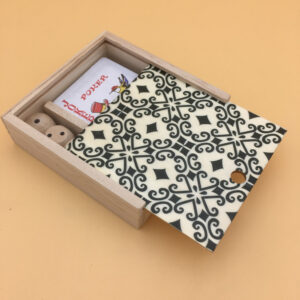 jeu de cartes et dés couvercle en bois à personnaliser